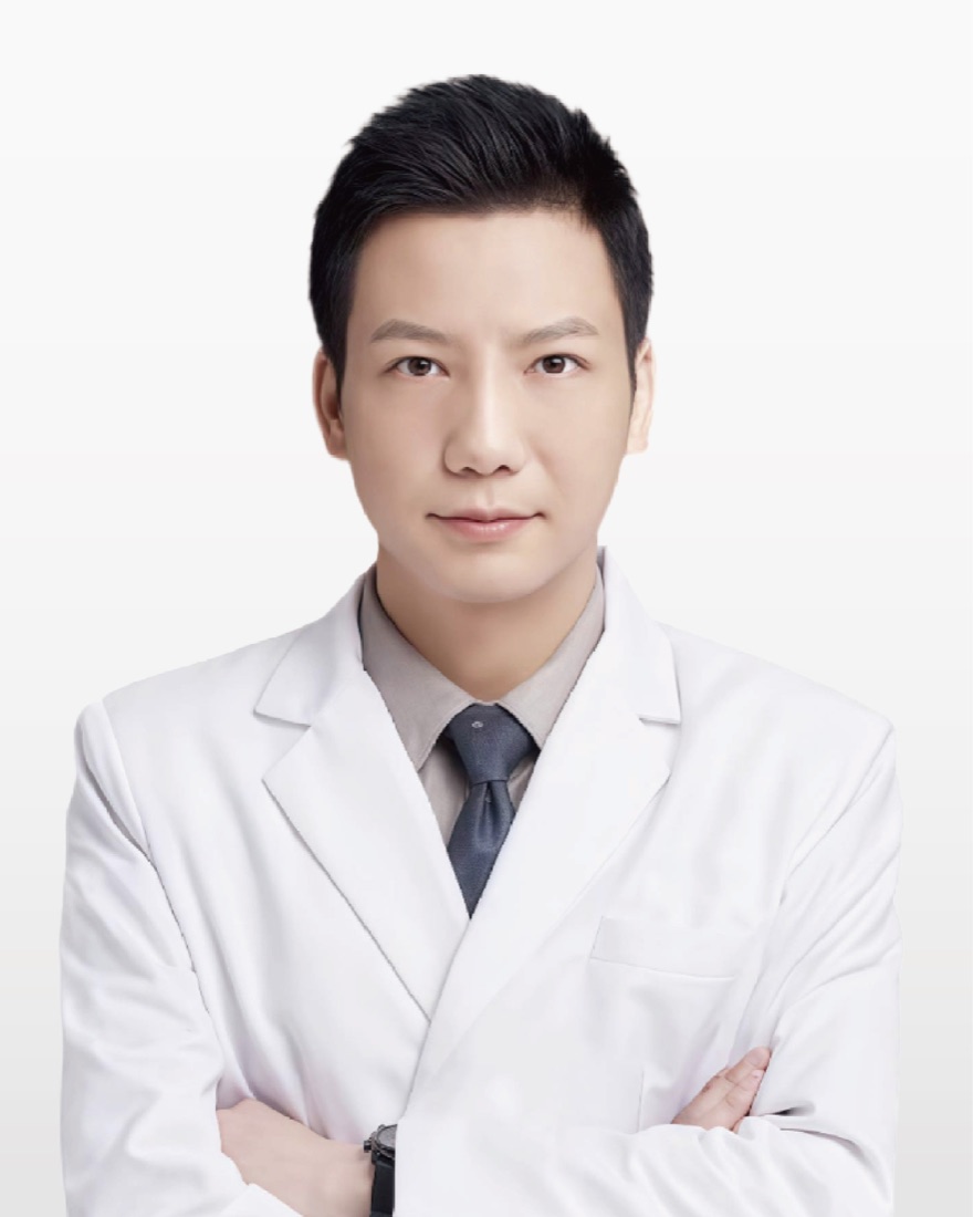 李煜龙